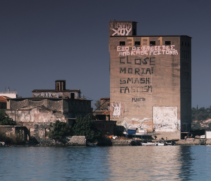Graffiti against borders, Levos, Greece (ph. Emanuela Zampa)
